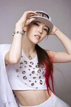 Kora of Lip Service