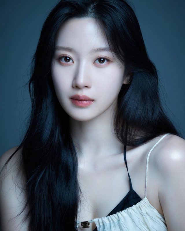 Moon Ga Young