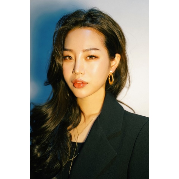 Jieum Korean female singer