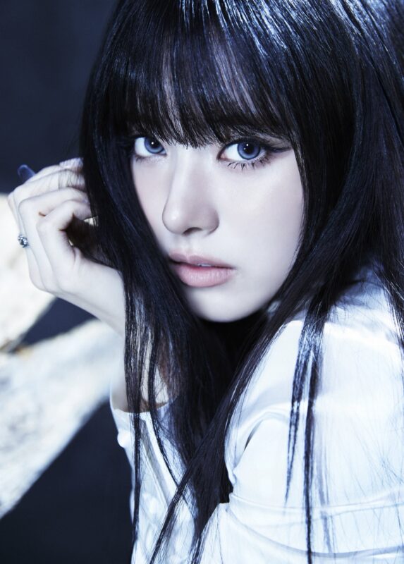 ANNA MEOVV BITE NOW Concept Photo