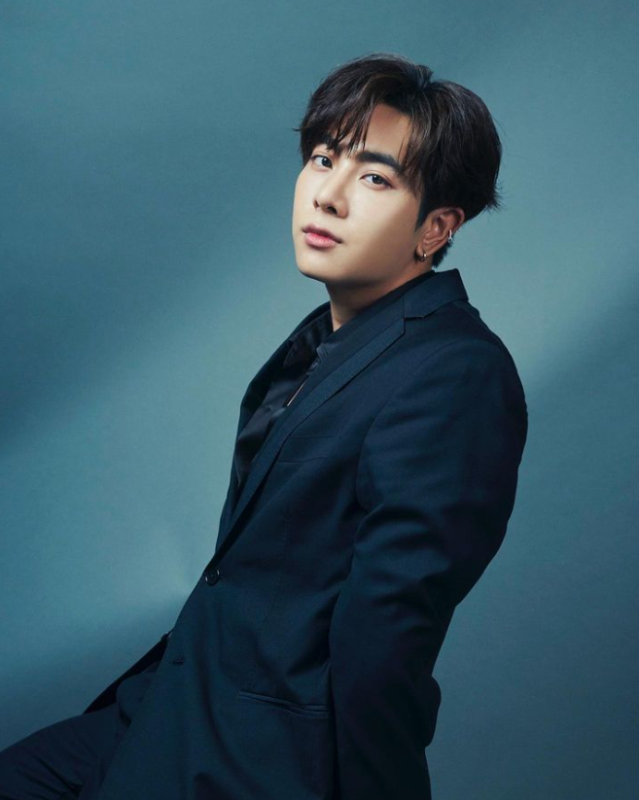 Mix Thai actor