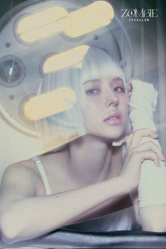 E:U of EVERGLOW