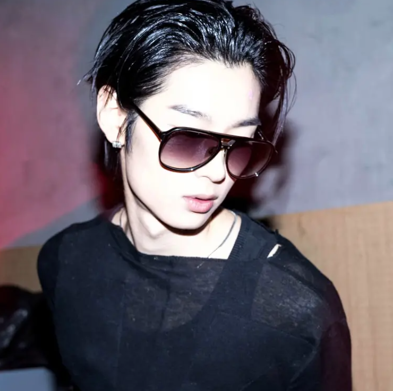 NOWIMYOUNG