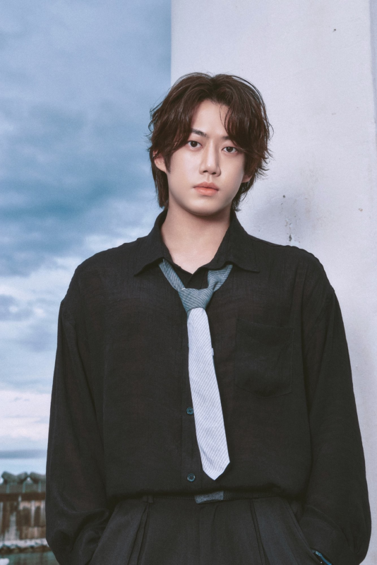 Lee Junyoung ChRocktikal Bloom and Gloom Concept Photo Gloom ver.