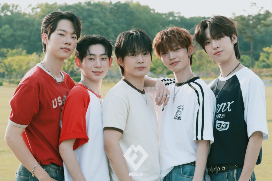 EMOTI:M Official Photo