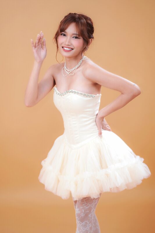 Daelux member Riri